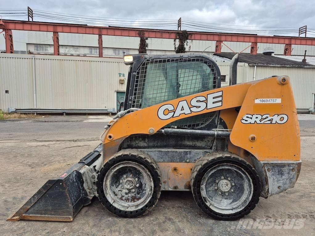 CASE SR120 Міні-навантажувачі
