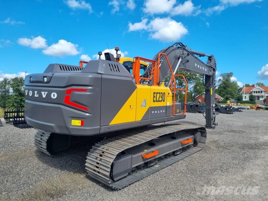 Volvo EC 230 FL Гусеничні екскаватори