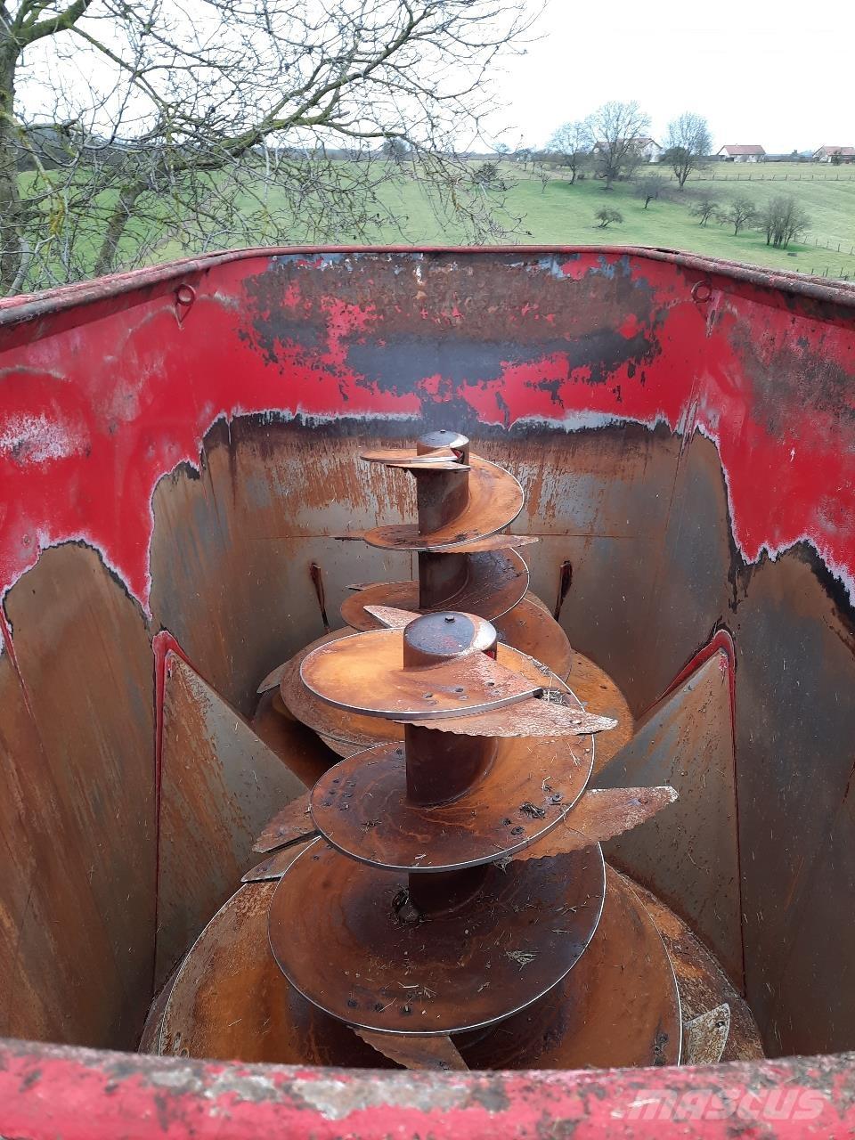 RMH Mixell 302 Кормороздавачі