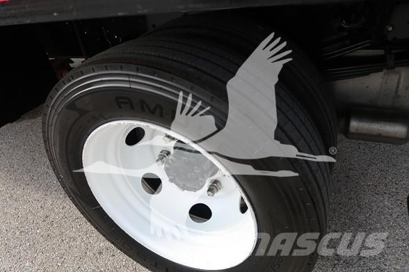 Isuzu NPR HD Вантажівки-платформи/бокове розвантаження