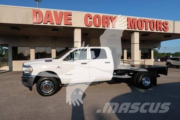 RAM 3500 HD Вантажівки-платформи/бокове розвантаження