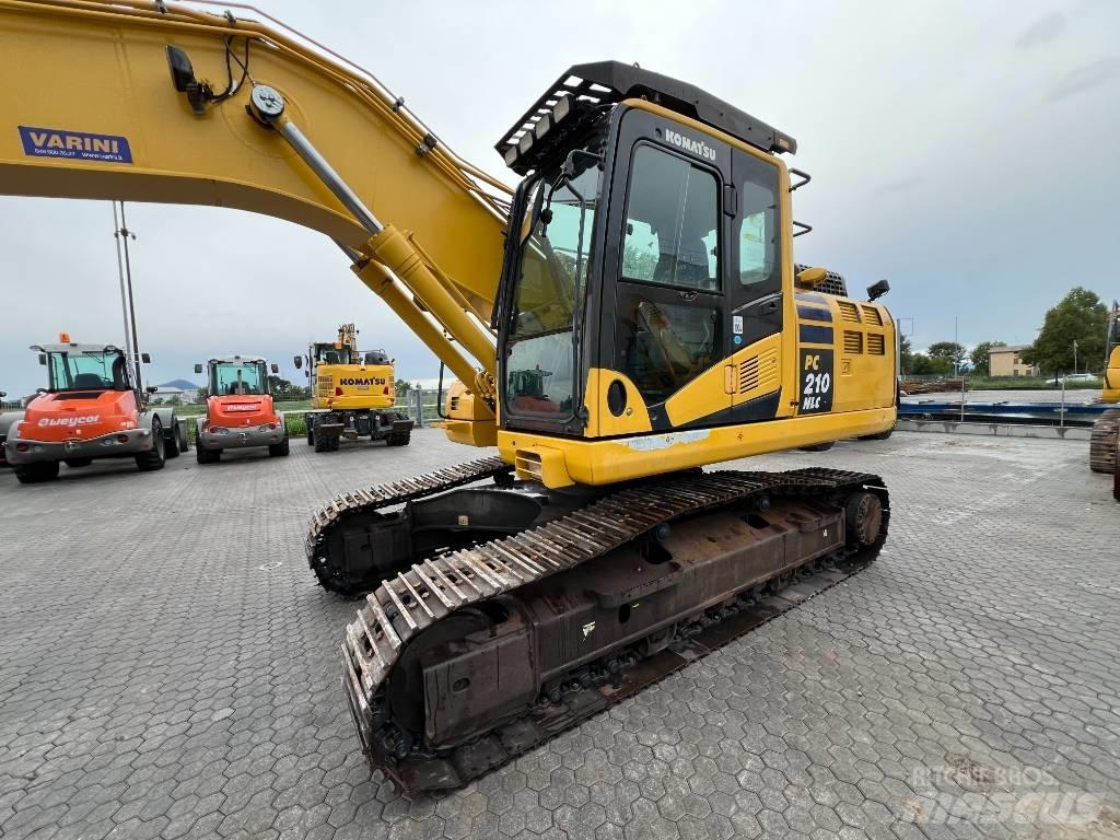 Komatsu PC210NLC-11 Гусеничні екскаватори