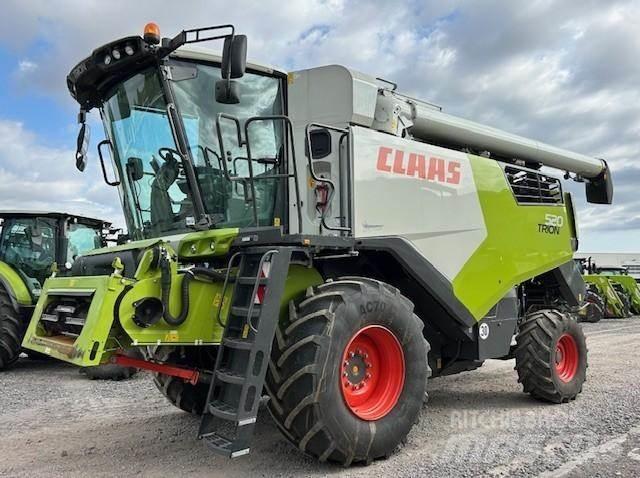 CLAAS TRION 520 Зернозбиральні комбайни