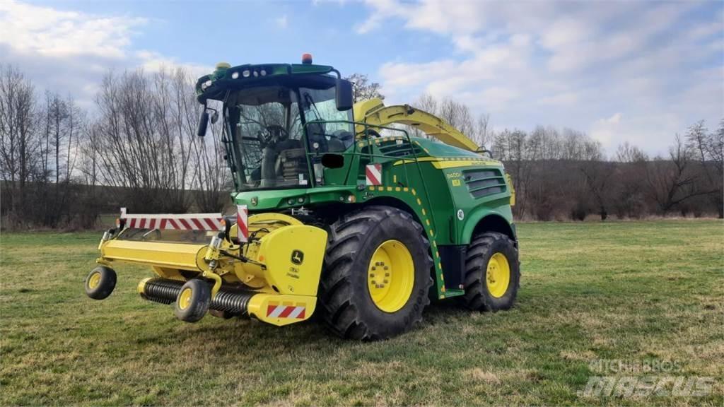 John Deere 8400i Кормозбиральні комбайни