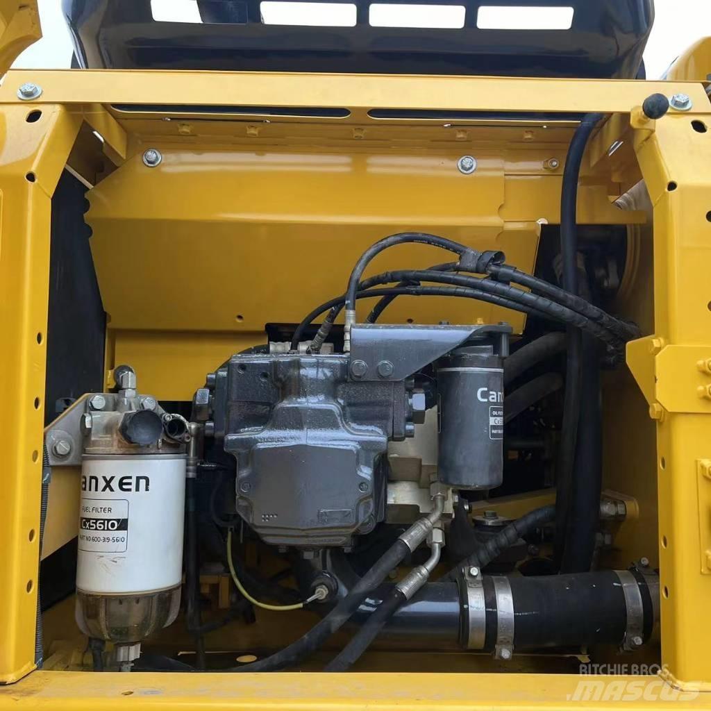 Komatsu PC240 Гусеничні екскаватори