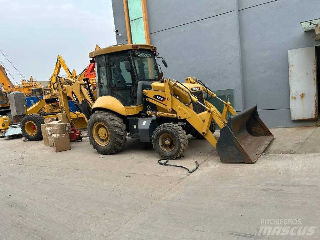 CAT 420 F Екскаватори-навантажувачі