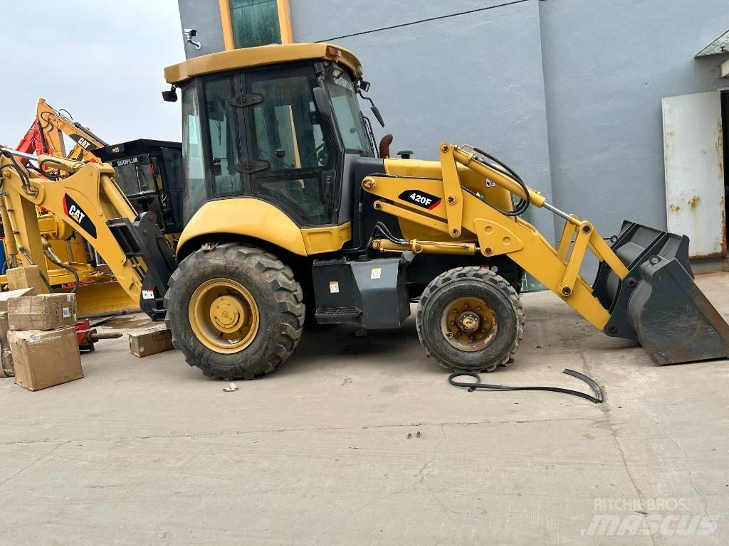 CAT 420 F Екскаватори-навантажувачі