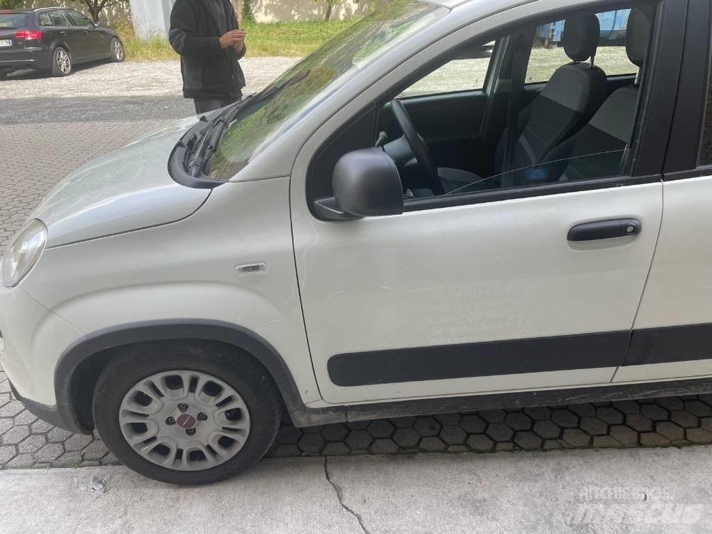 Fiat Panda Автомобілі