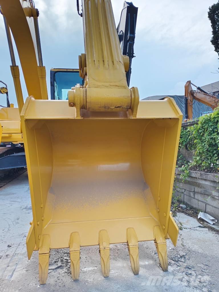 Komatsu PC 220-7 Гусеничні екскаватори