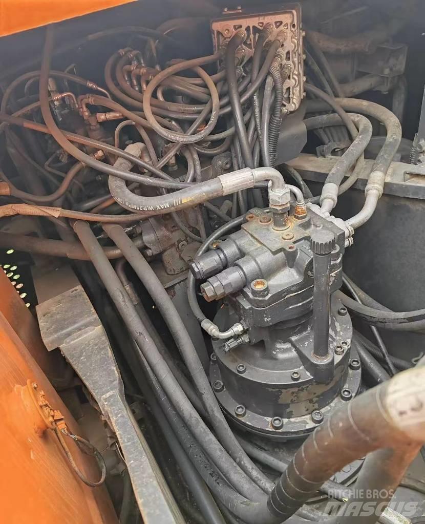 Hitachi Zaxis 200 LC Середні екскаватори 7т. - 12т.