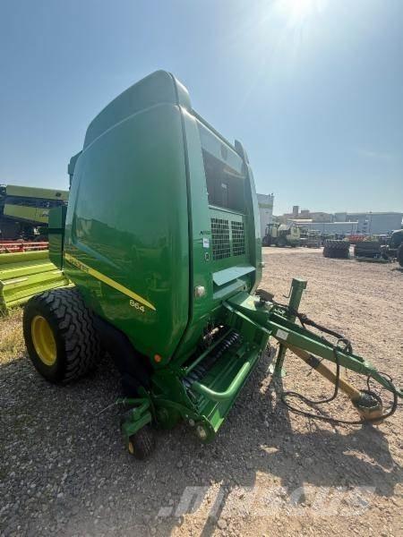 John Deere 864 Рулонні прес-підбирачі