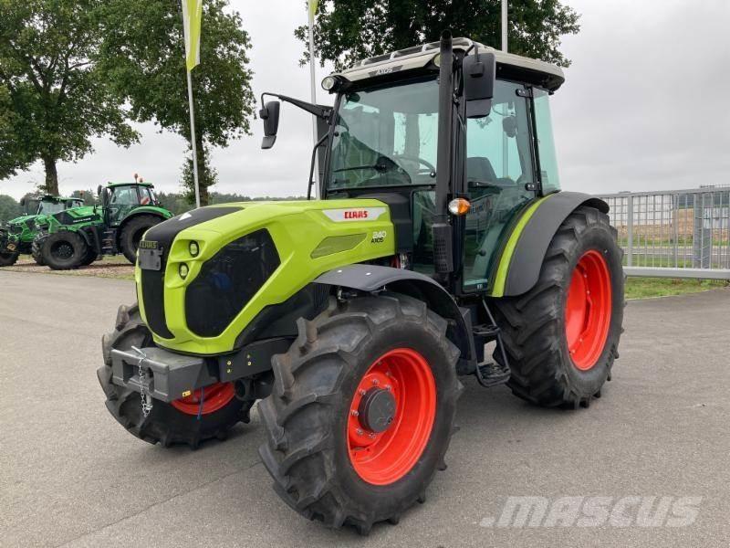 CLAAS AXOS 240 Трактори