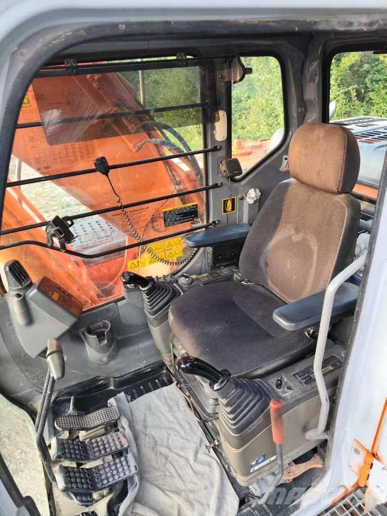 Hitachi ZX 180 LC Гусеничні екскаватори