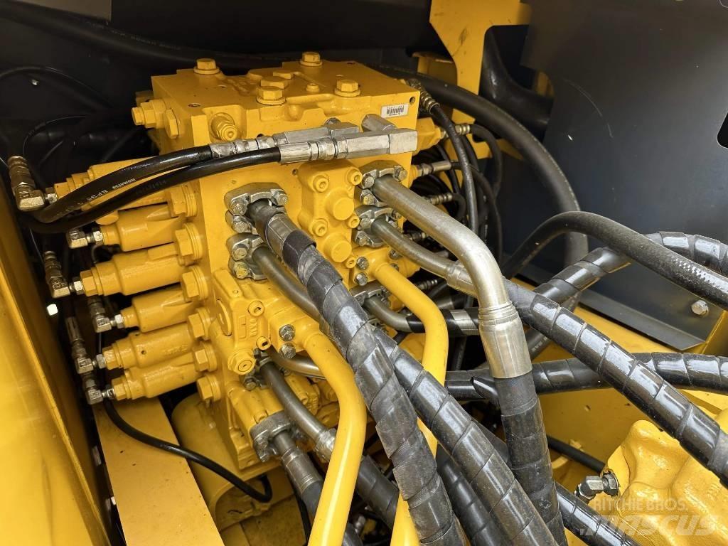 Komatsu PC 200-8 Гусеничні екскаватори