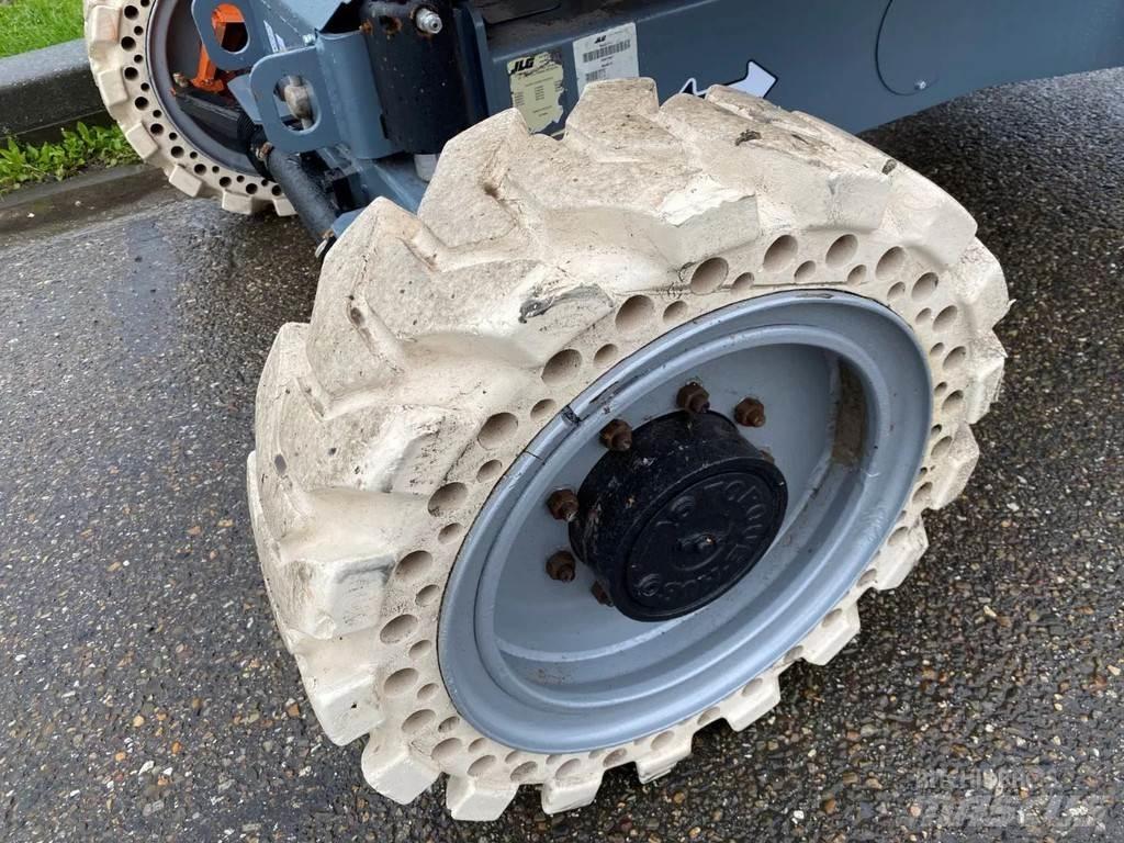 JLG 340AJ Колінчаті підйомники