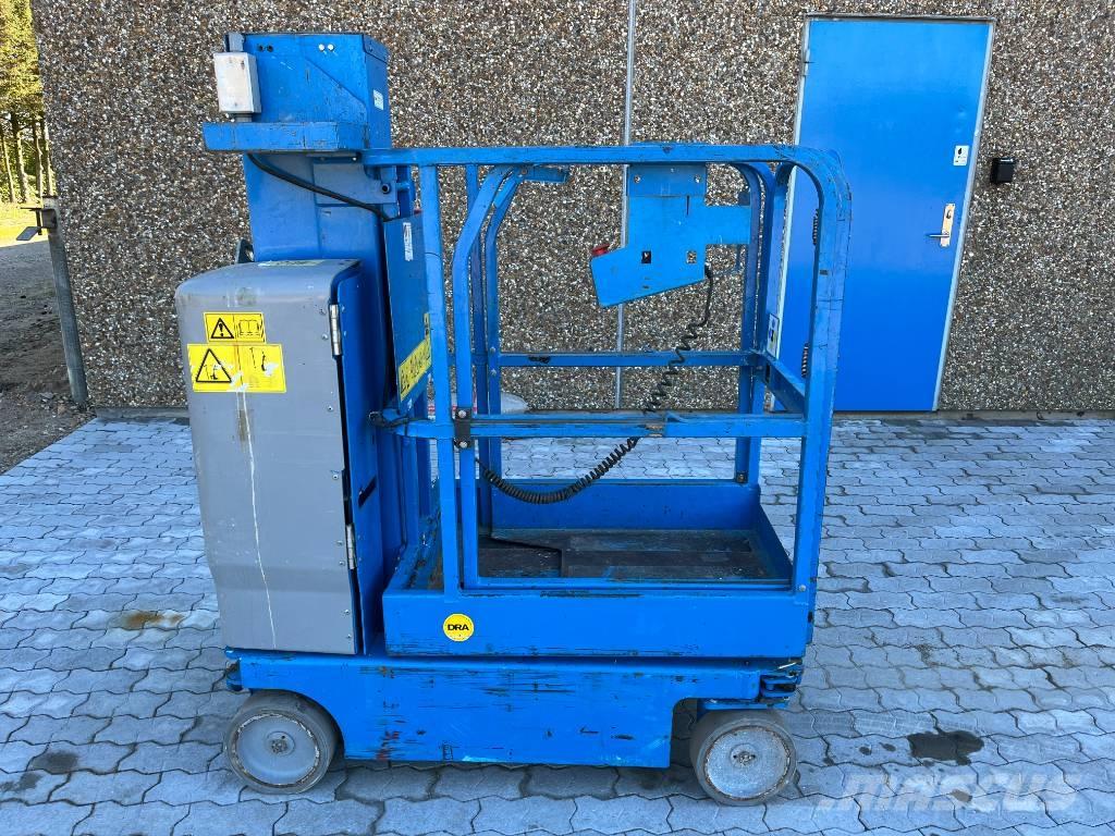 Genie GRC 12 Вертикальні щоглові підйомники