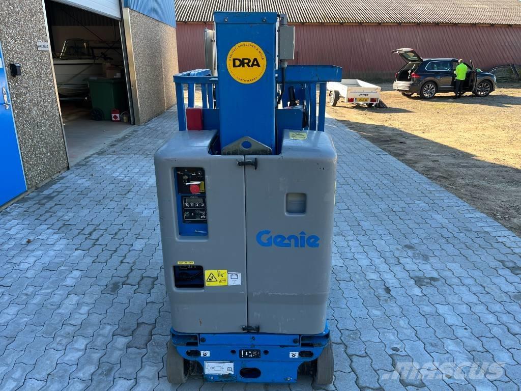 Genie GRC 12 Вертикальні щоглові підйомники