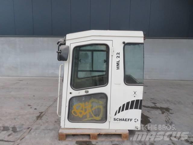 Schaeff HML 22 Кабіна