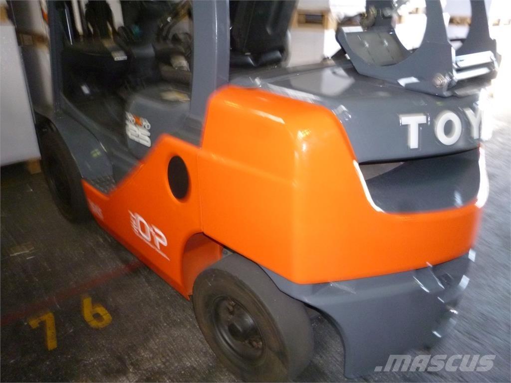 Toyota 02-8FGF25 Газові навантажувачі