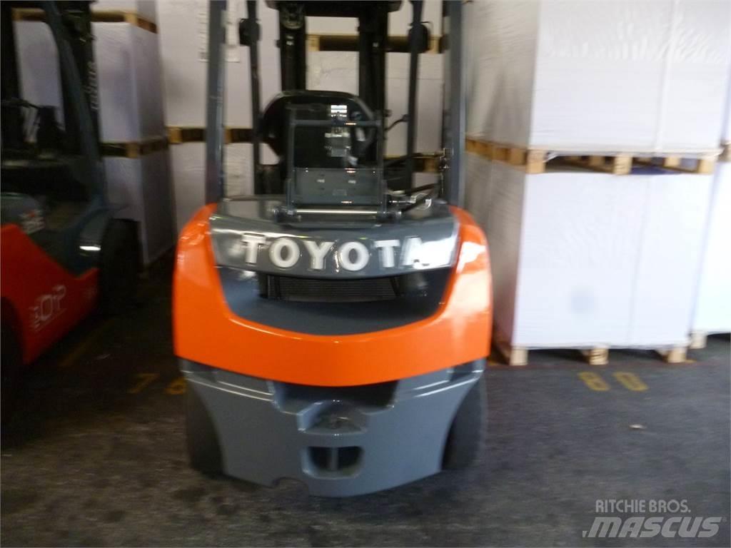Toyota 02-8FGF25 Газові навантажувачі