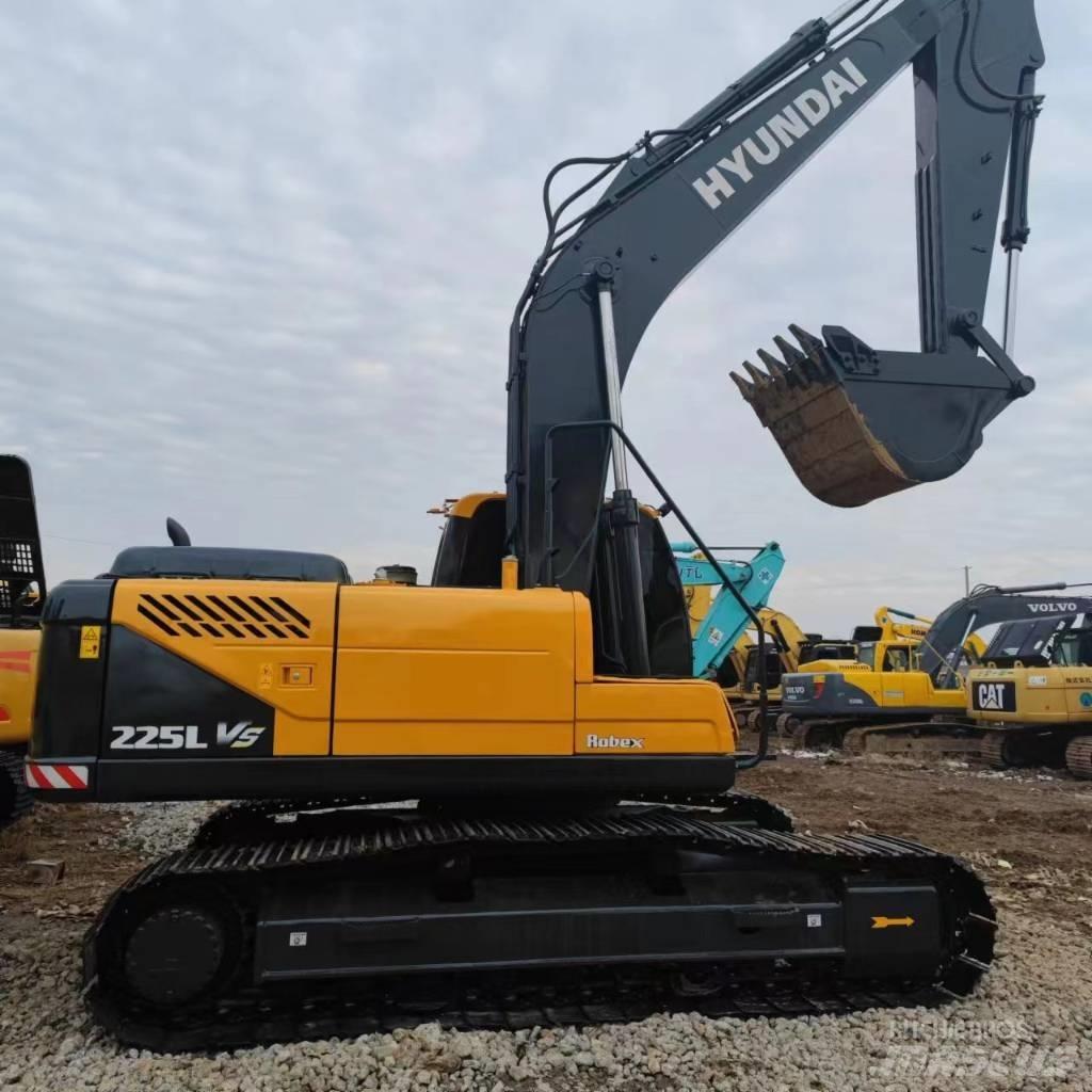 Hyundai 225VS Гусеничні екскаватори