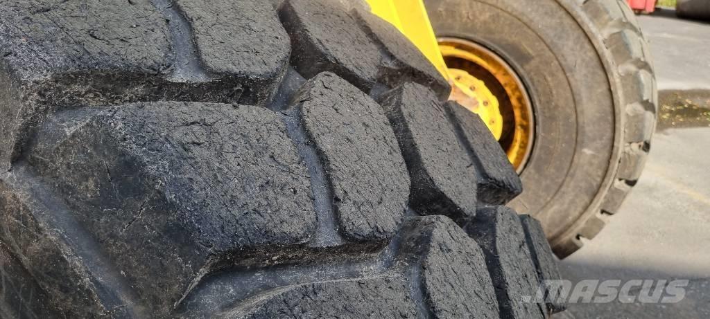 Volvo L 120 E Фронтальні навантажувачі