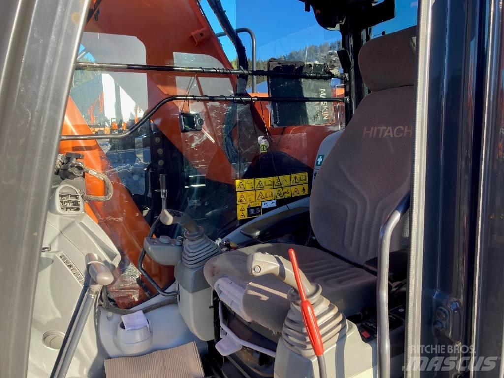 Hitachi ZX225USLC-5 Гусеничні екскаватори