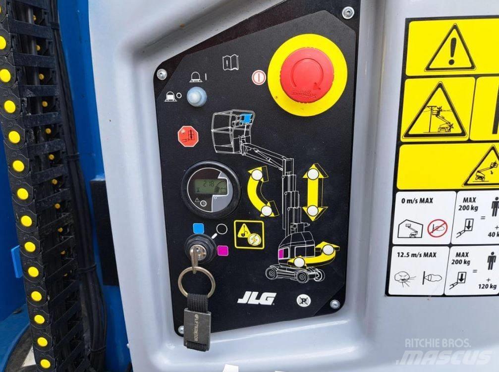 JLG Toucan 8 E-L Вертикальні щоглові підйомники