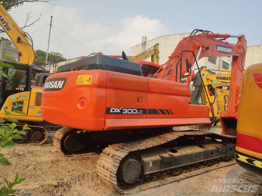 Doosan dx300 Гусеничні екскаватори