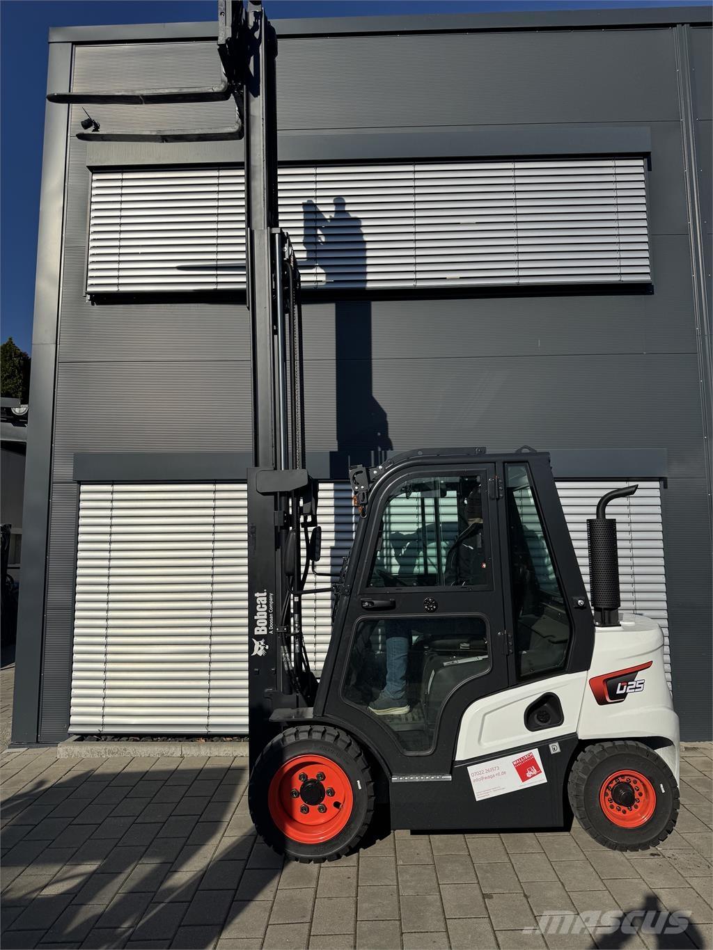 Bobcat D25NXS Дизельні навантажувачі