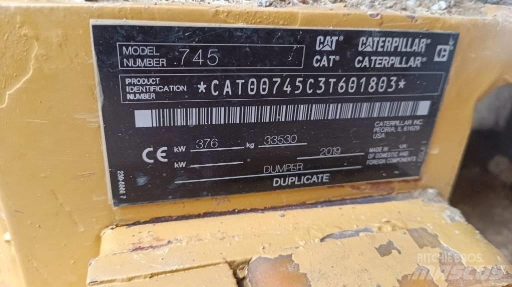 CAT 745 Зчленовані самоскиди
