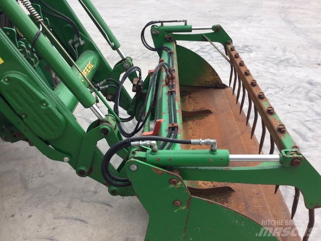 John Deere 6130R Трактори