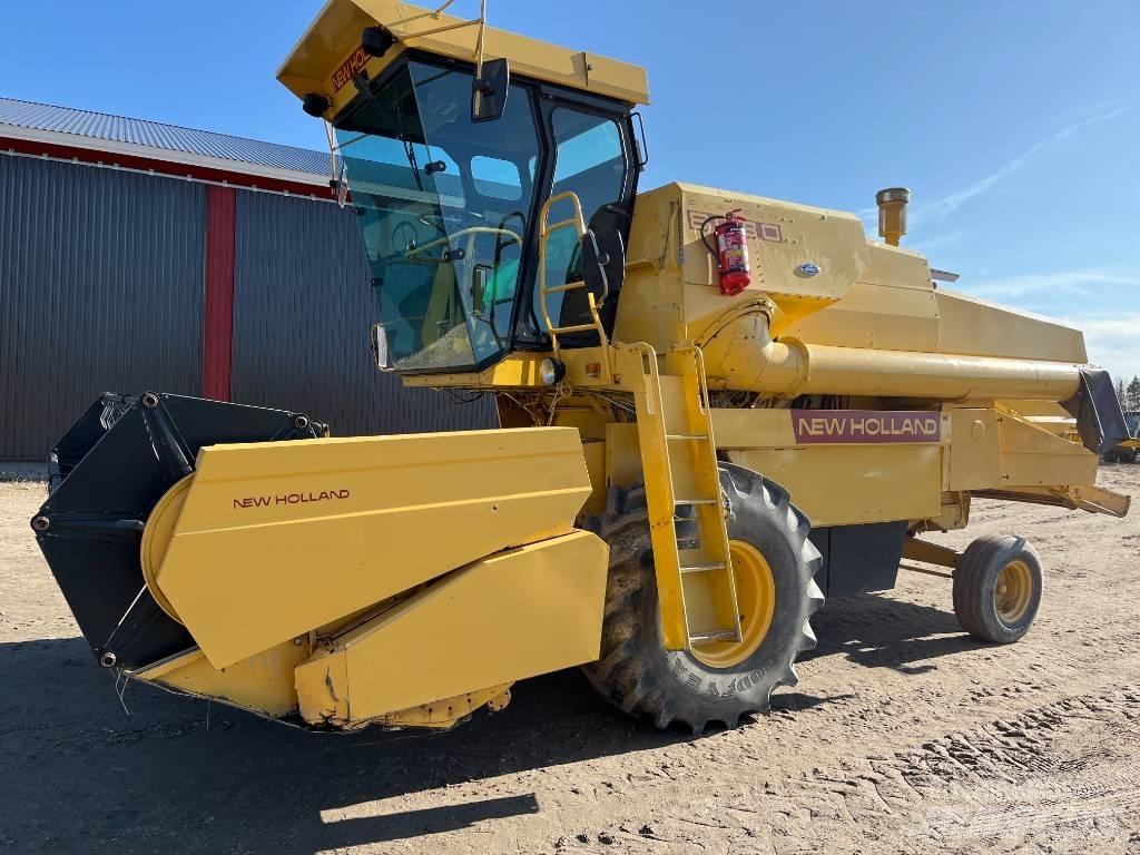 New Holland 8030 12´ Зернозбиральні комбайни