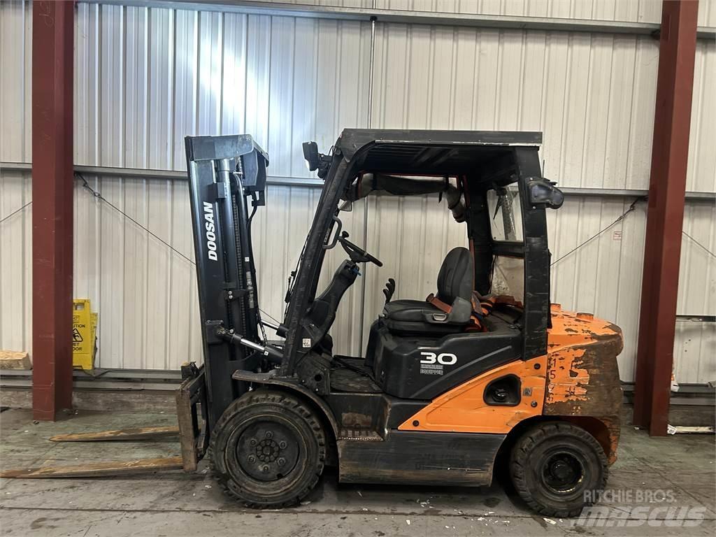 Doosan D30S-5 Дизельні навантажувачі