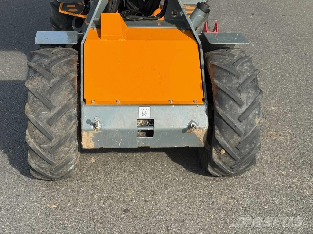 GiANT G 1200 Фронтальні навантажувачі