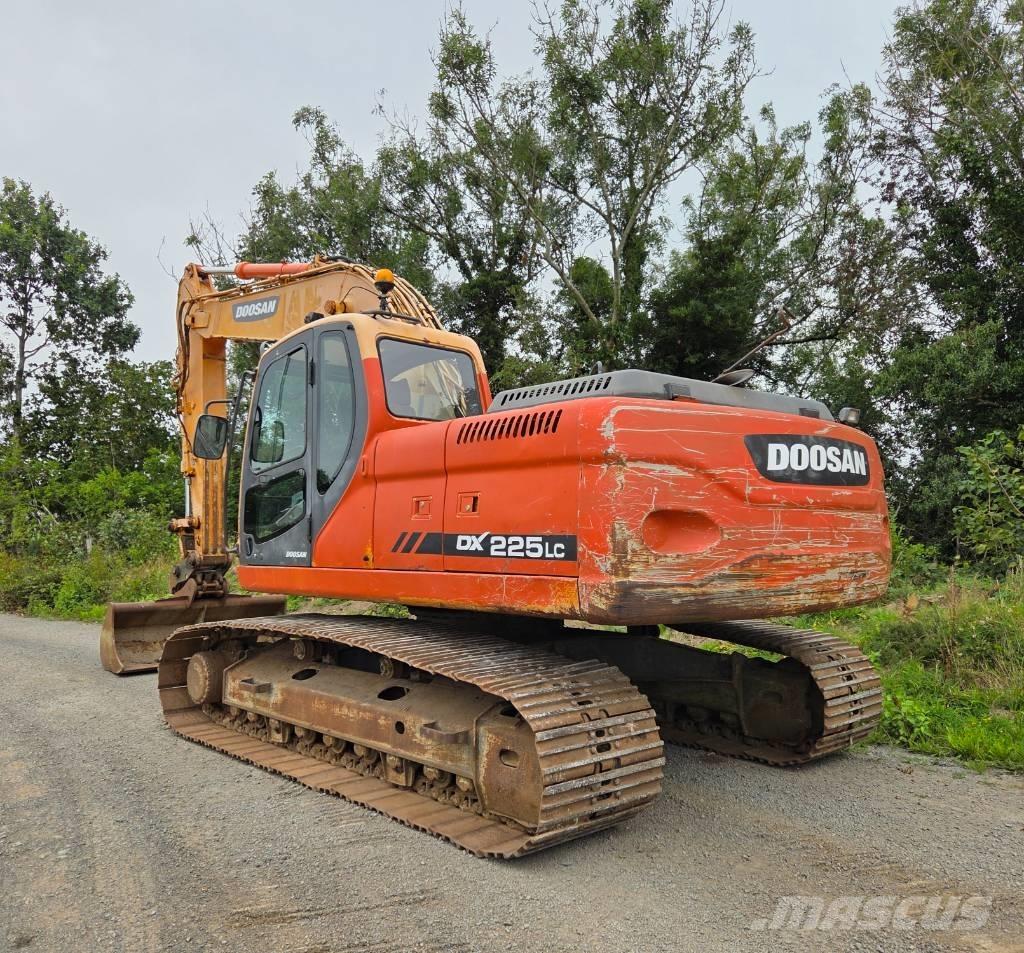 Doosan DX 225 LC Гусеничні екскаватори