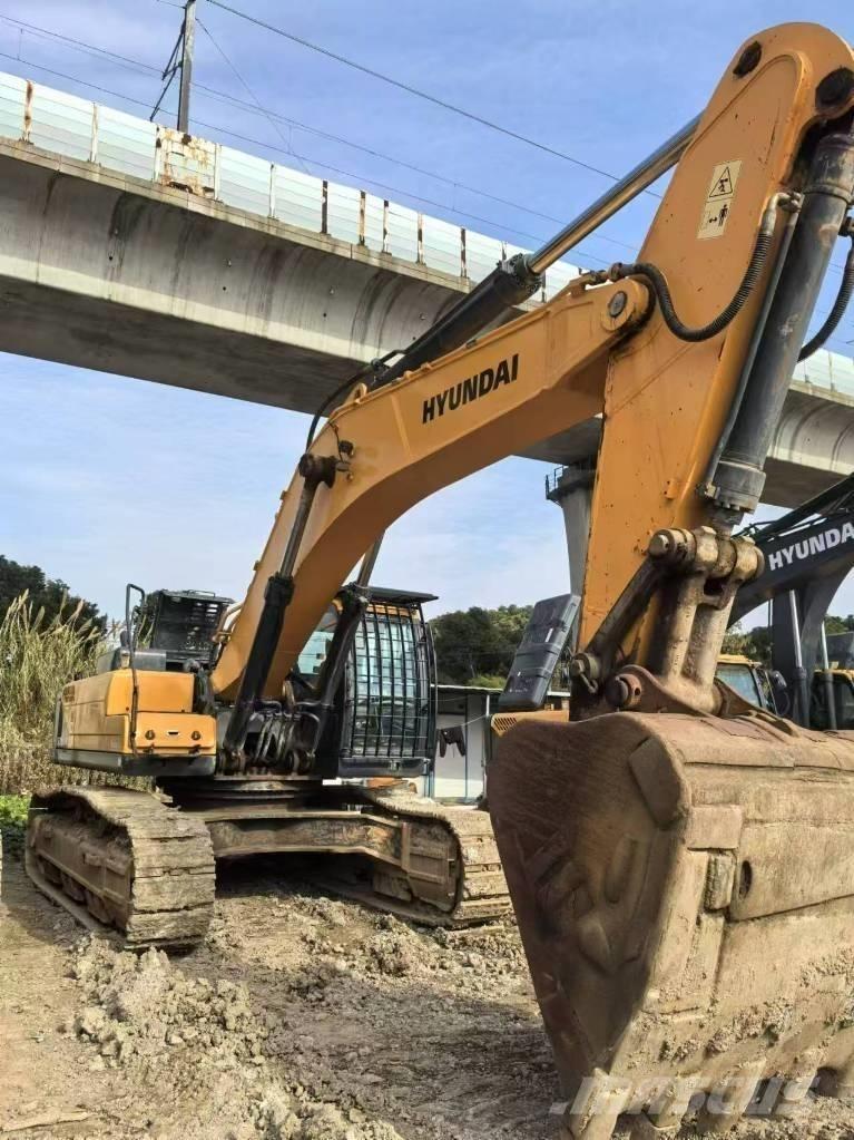 Hyundai 520VS Гусеничні екскаватори
