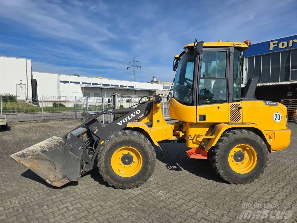 Volvo L 30 G Фронтальні навантажувачі