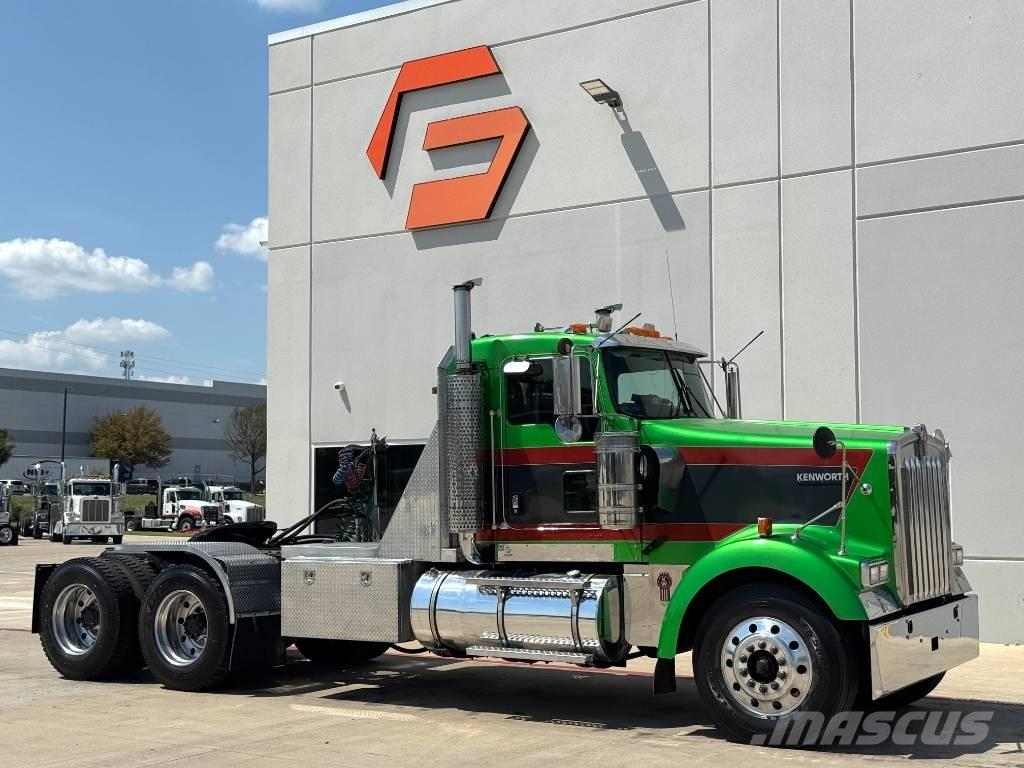 Kenworth W 900 Тягачі
