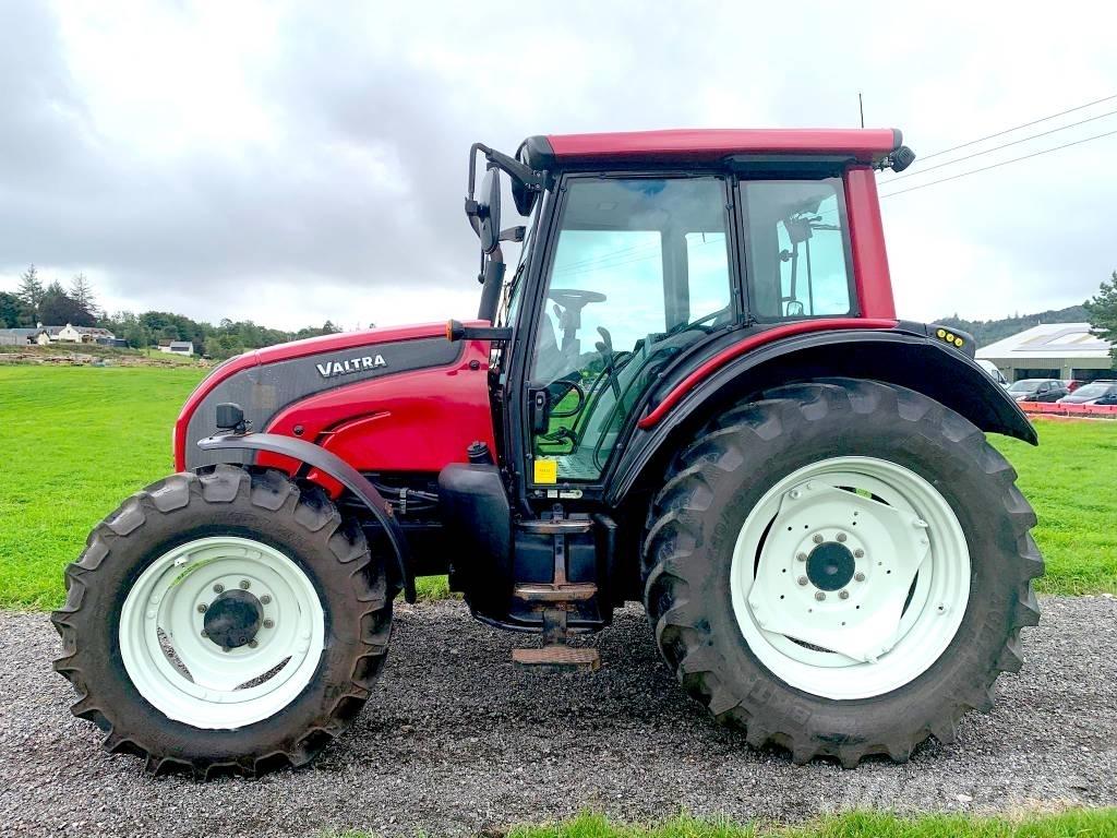Valtra N101 Tractor Лісогосподарські трактори