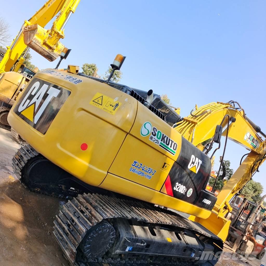 CAT 320 D2 Гусеничні екскаватори