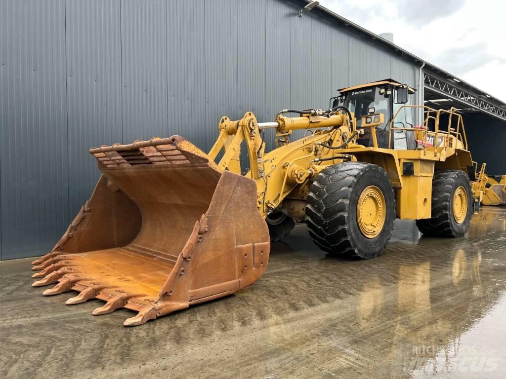 CAT 988H Фронтальні навантажувачі