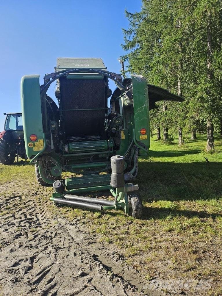 McHale Fusion Vario Рулонні прес-підбирачі