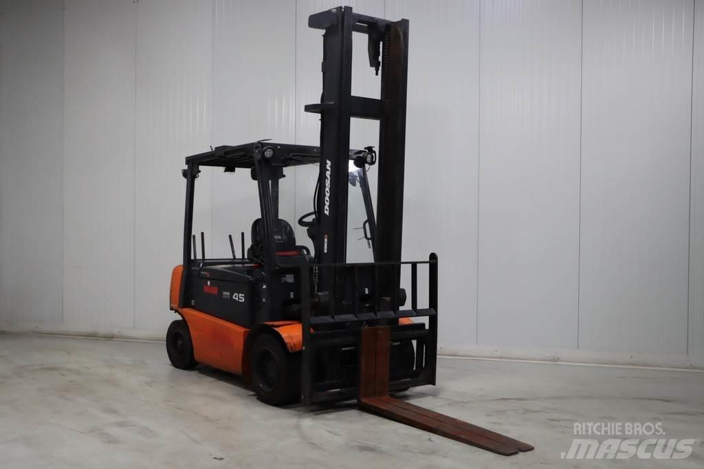 Doosan B45X-5 Електронавантажувачі
