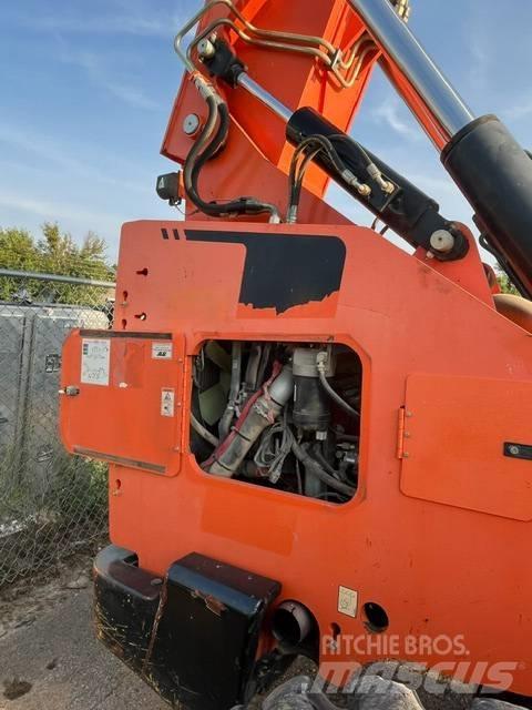 SkyTrak 8042 Телескопічні навантажувачі