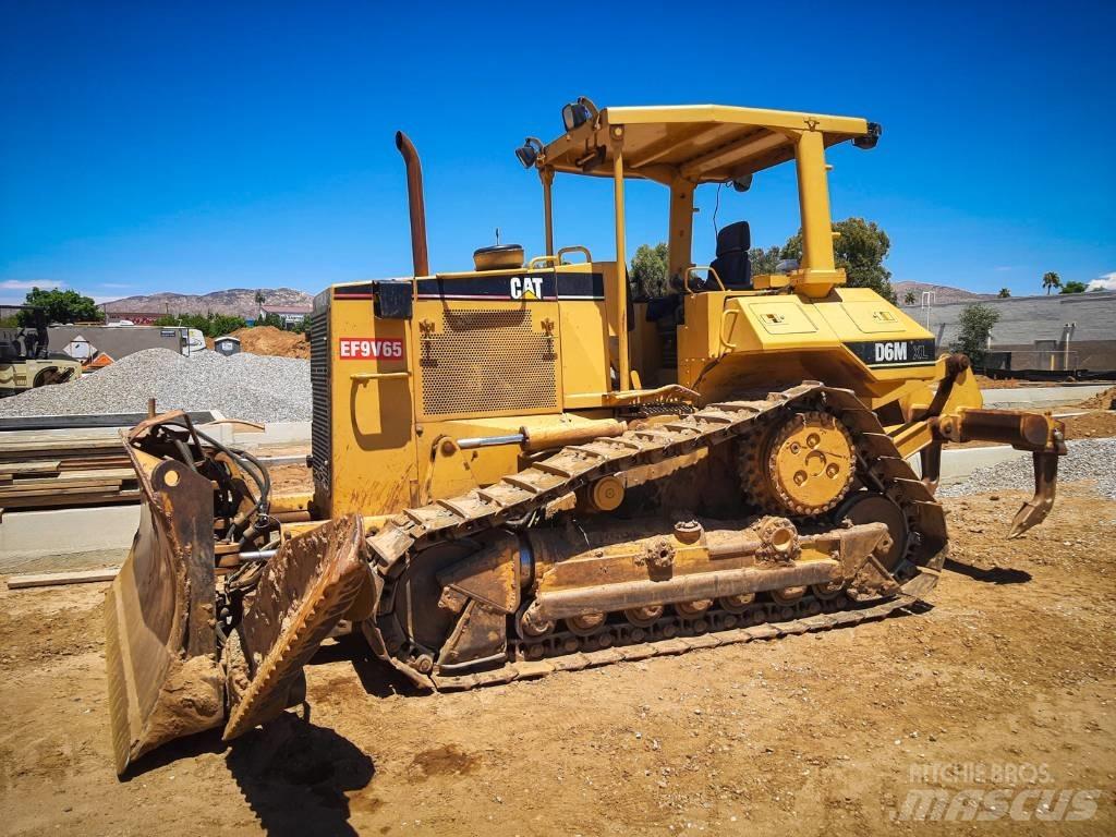 CAT D 6 M XL Гусеничні бульдозери