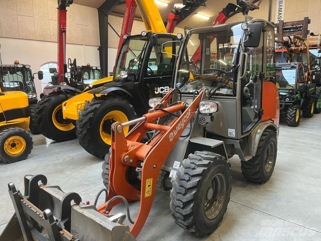 Weycor AR 320 Малі навантажувачі