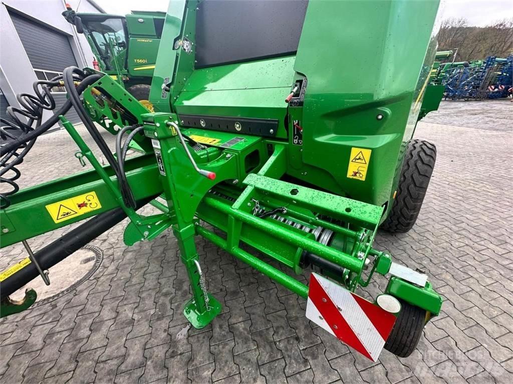 John Deere V461M Рулонні прес-підбирачі