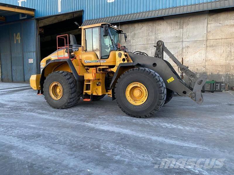 Volvo L 220 H Фронтальні навантажувачі
