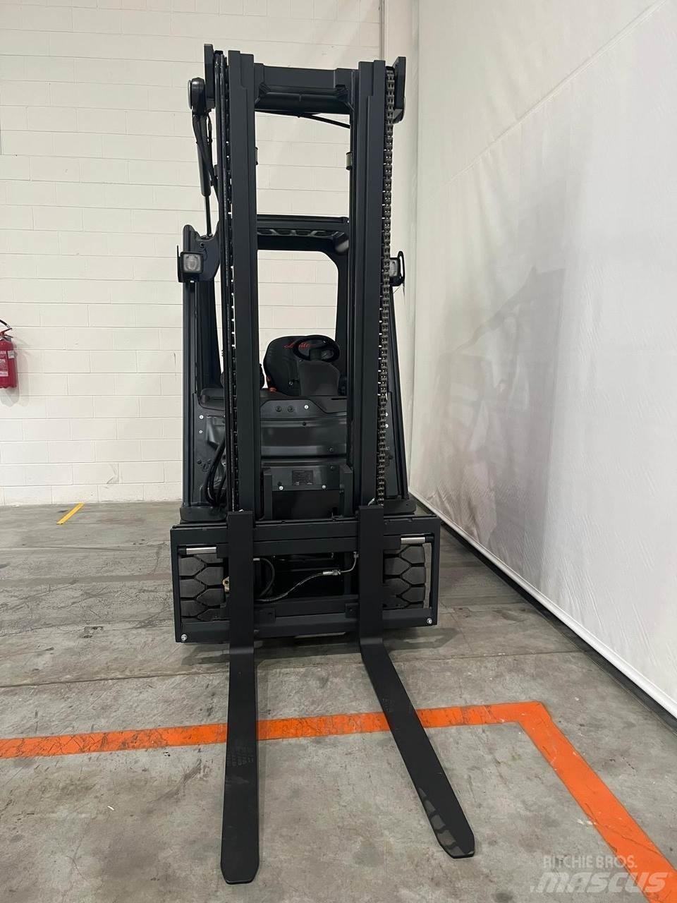 Linde E30-01 Електронавантажувачі